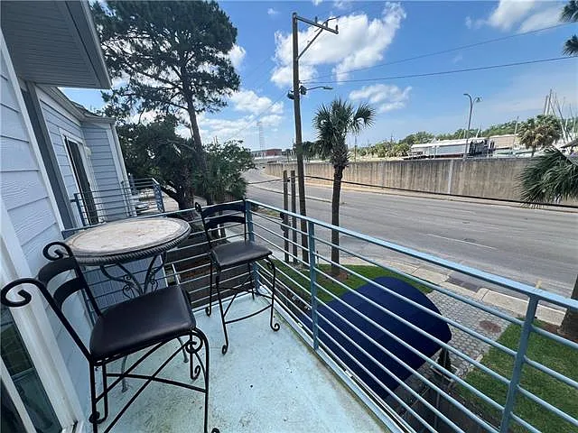 318 Lake Marina Ave #305 — Photo 21