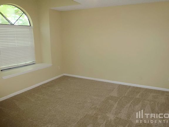 5th image of 11008 N Santa Fe St