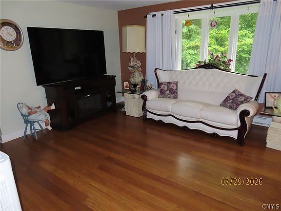 4th image of 6726 Jackson Hill Rd