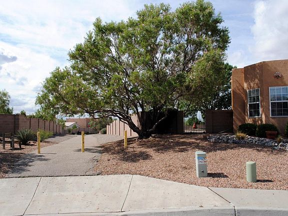 3900 Rancho Gusto (2)