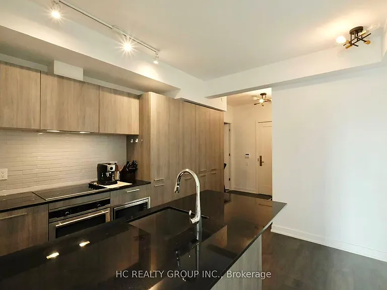 3 Gloucester St #809 — Photo 5