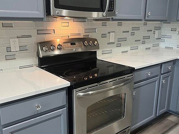 4th image of 4729 Craigmoss Ln
