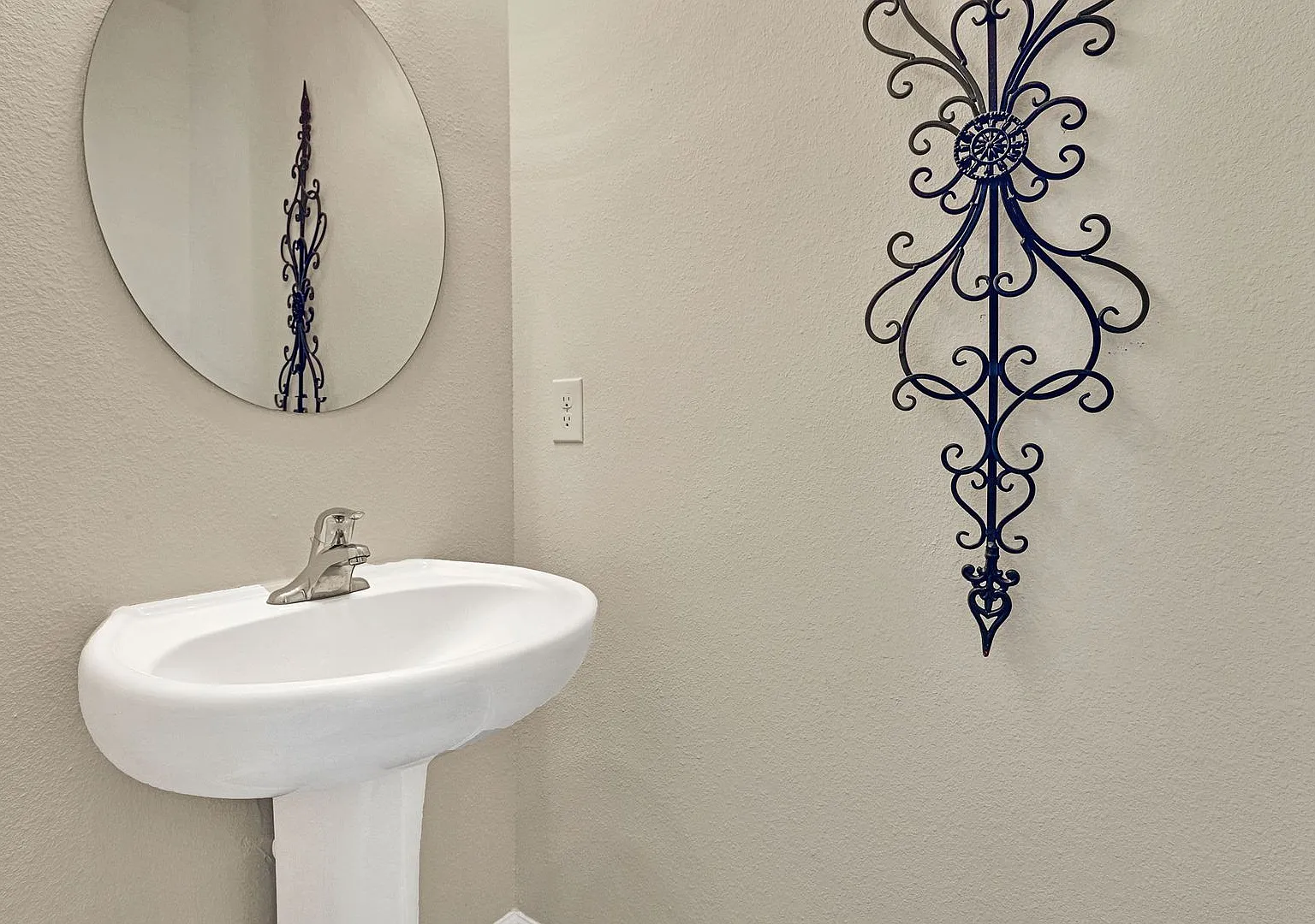 2 bedroom/ 2.5 bathroom townhome in St Augustine! — Photo 3