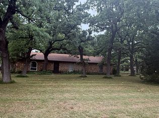 703 W Sherman St, Chico, TX 76431