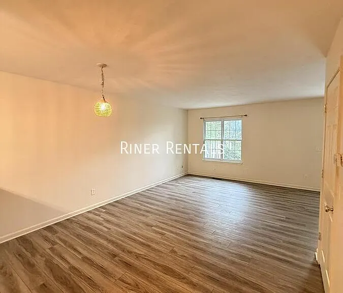 2412 Millwood Loop — Photo 6