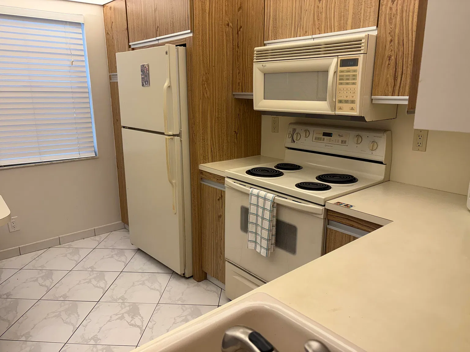 2 bed, 2.0 bath, 1156 sqft, $1,800 — Photo 2