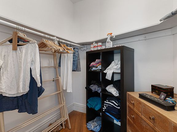 2nd image of 78 Kilsyth Rd APT 1