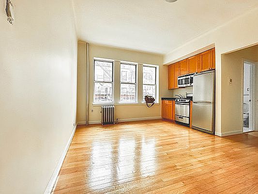 1st image of 117 W 13th St APT 37