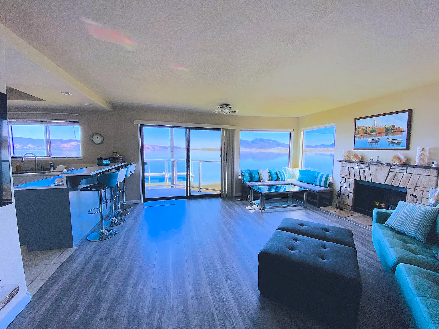 2 bed, 1116 sqft, $2,195 — Photo 1