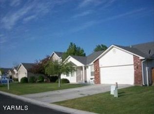906 S 76th Ave, Yakima, WA