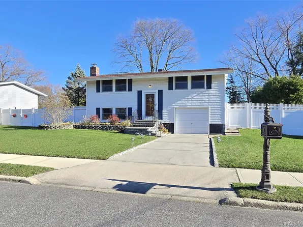 373 Magnolia Drive, Selden, NY 11784