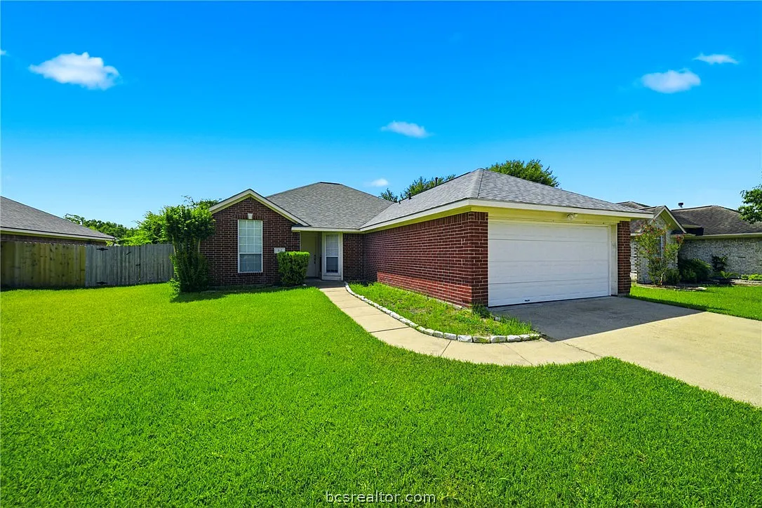 4 bed, 1473 sqft, $1,950 — Photo 2