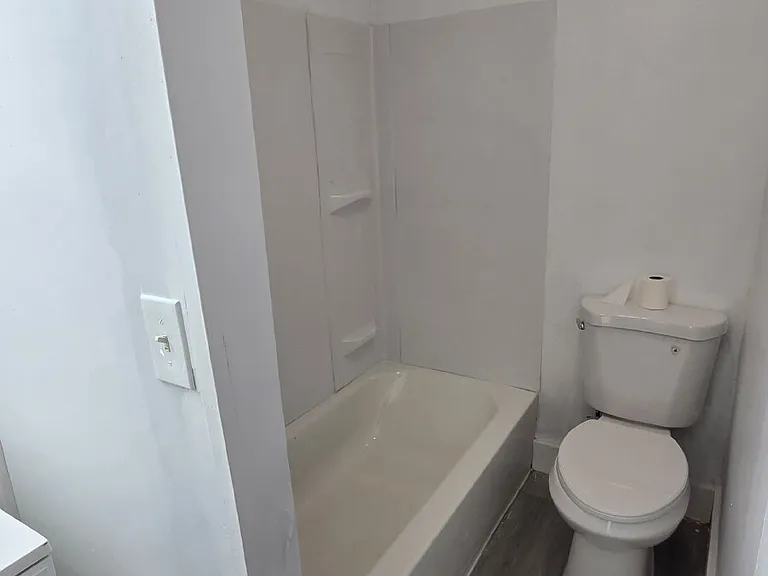 10217 Pierpont Ave — Photo 4