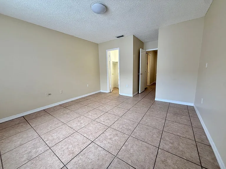 4149 S Semoran Blvd #4 — Photo 2