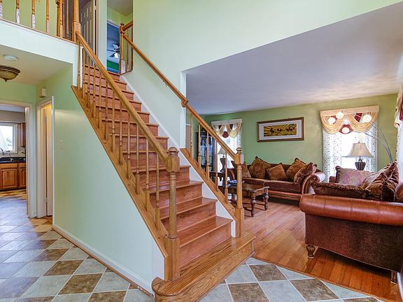 3rd image of 13805 Stonefield Dr