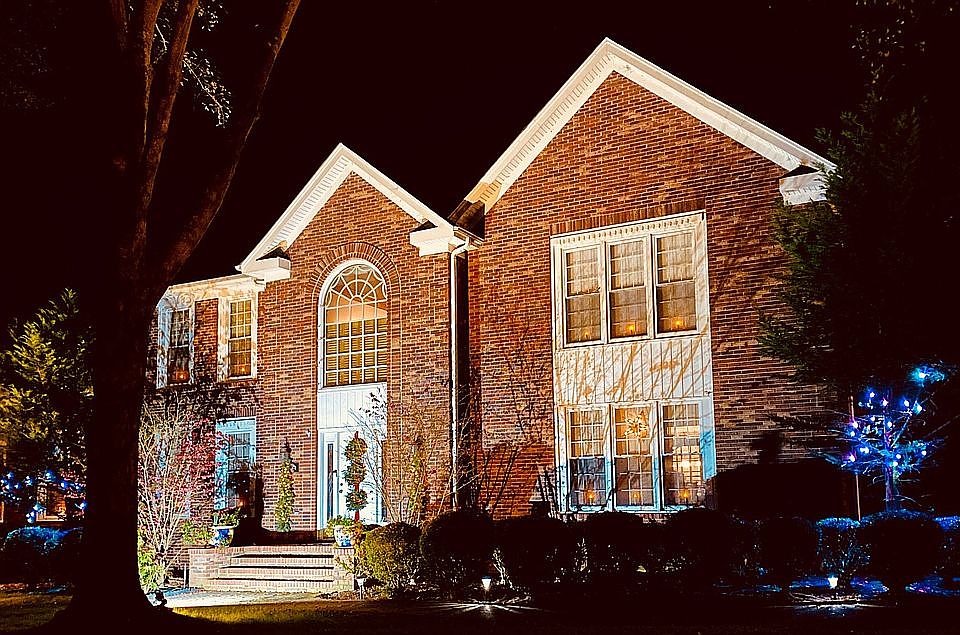 1st image of 10 Weatherby Dr