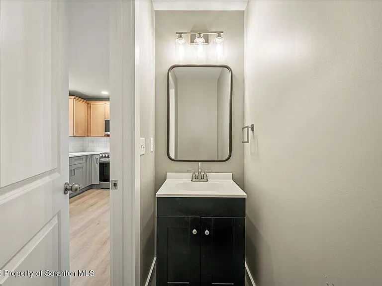 820-822 Delaware St — Photo 14