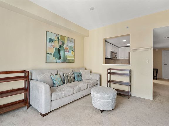 5th image of 1 Nassau St Unit 1002