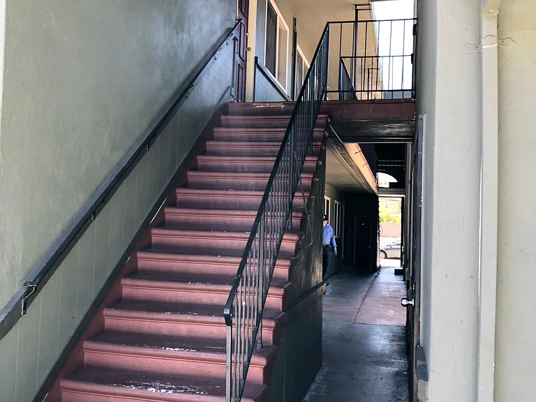560 S 10th St — Photo 6