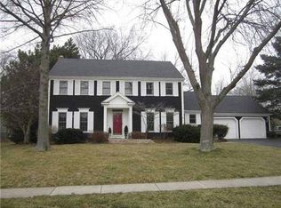 577 Oak Knoll Dr, Perrysburg, OH 43551