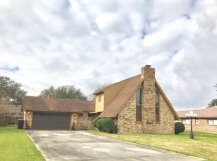 2201 Curt Dr, Groves, TX 77619