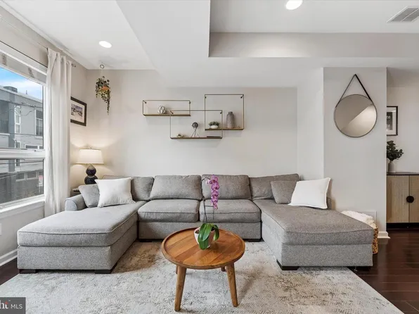 1329 N Howard St, Philadelphia, PA 19122