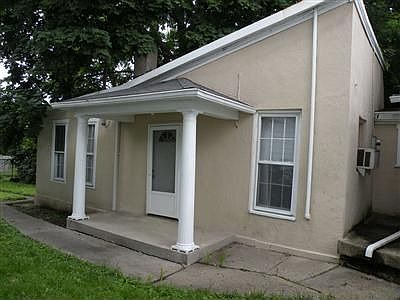 5th image of 241 Oak St
