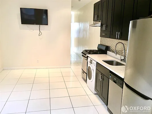 Rented by Oxford Property Group | media 13