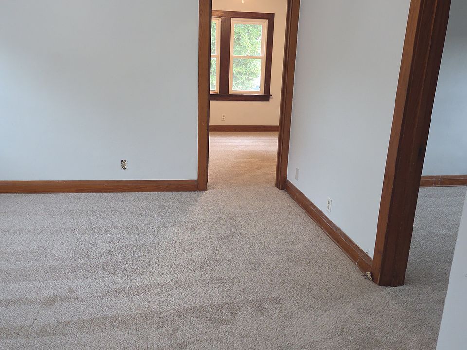 1st image of 2146 S 89th St