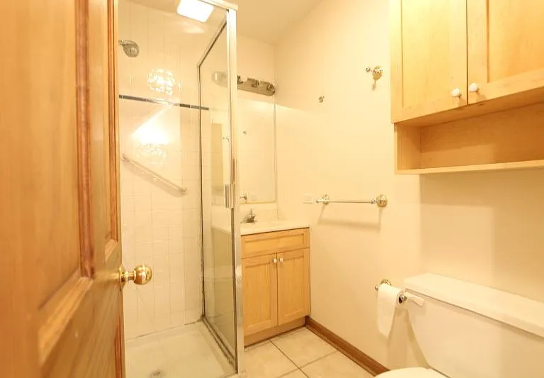 1257 W Flournoy St #1R — Photo 14