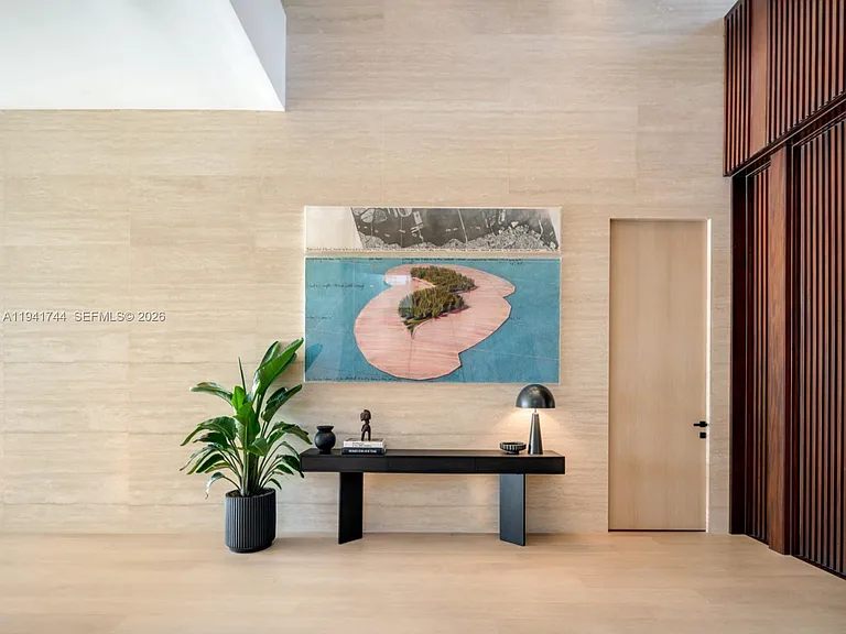 28 W Dilido Dr — Photo 13