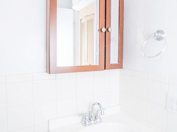 3rd image of 2828 N Cambridge Ave APT 427