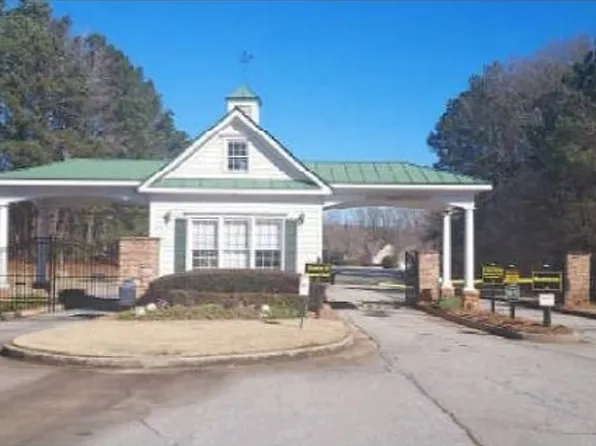 1045 Eagles Brooke Dr, Locust Grove, GA 30248