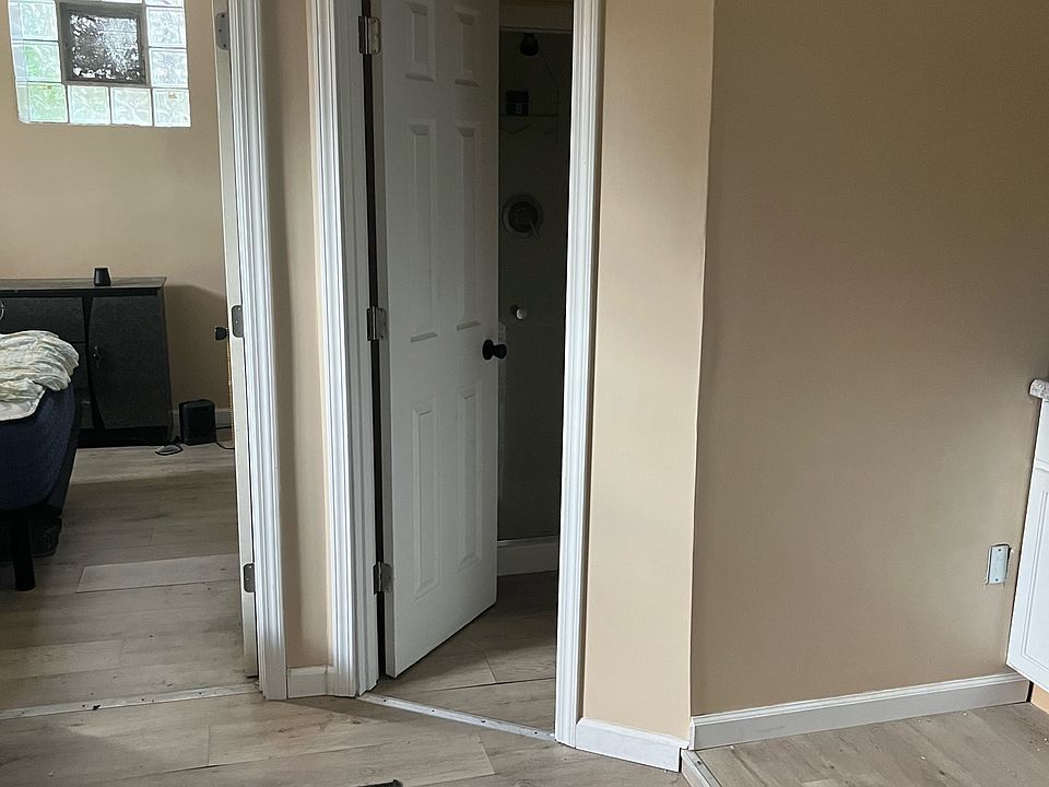 2nd image of 1301 Pennsylvania St #6