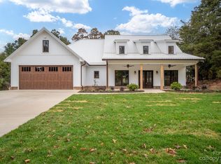 2037 37th Ave NE, Hickory, NC 28601