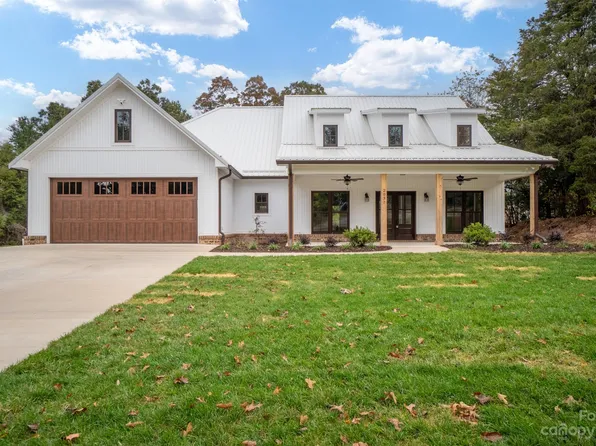 2037 37th Ave NE, Hickory, NC 28601