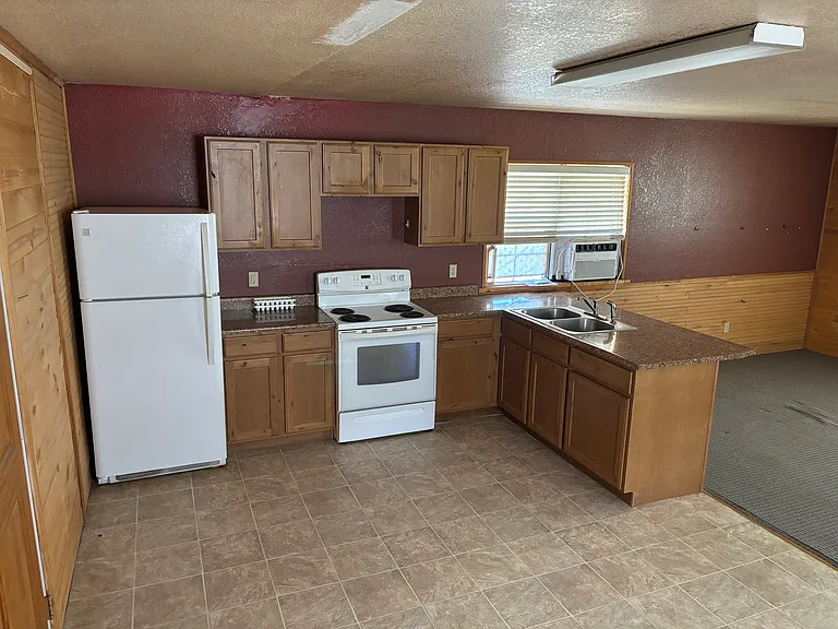 995 Railroad Ave #F — Photo 1