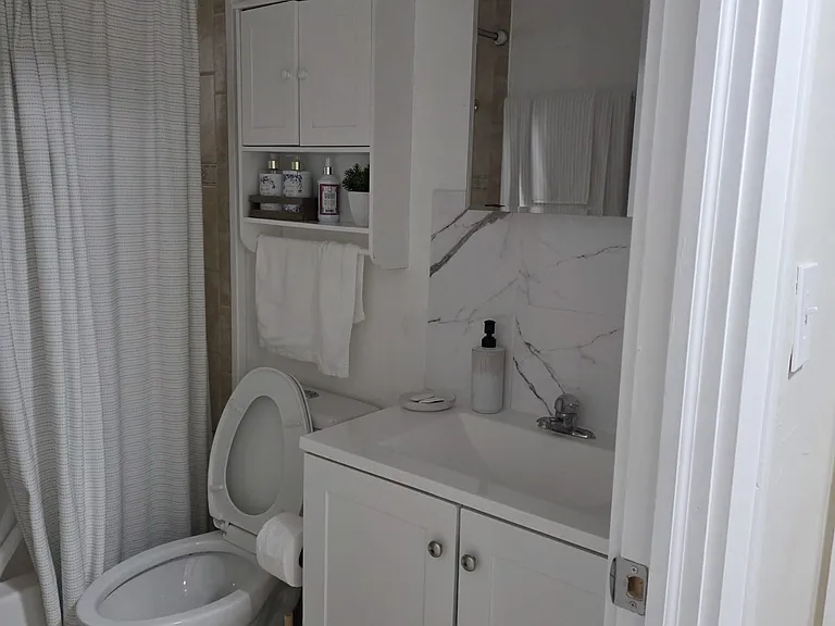 2105 SW 61st Ave — Photo 5