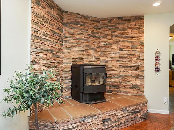 3rd image of 58029-7 NE Cypress Ln