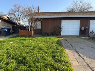 9088 Salmon Falls Dr, Sacramento, CA 95826