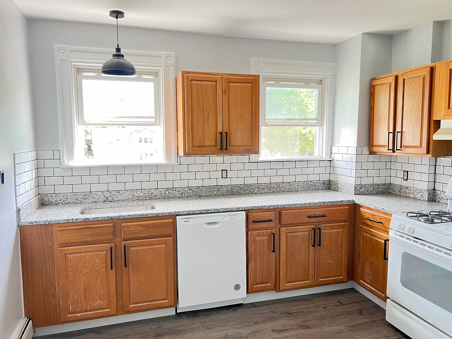 4 bed, 1350 sqft, $2,050 — Photo 3