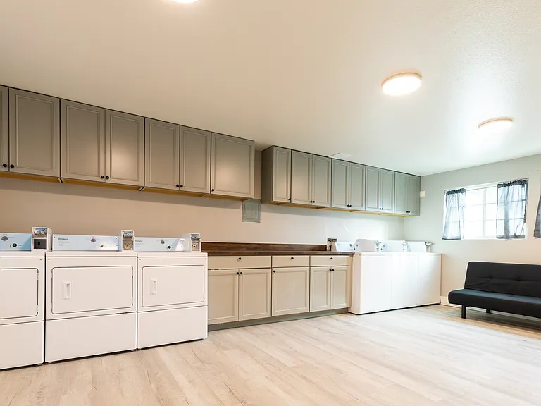 725 S Tehama St #7 — Photo 23
