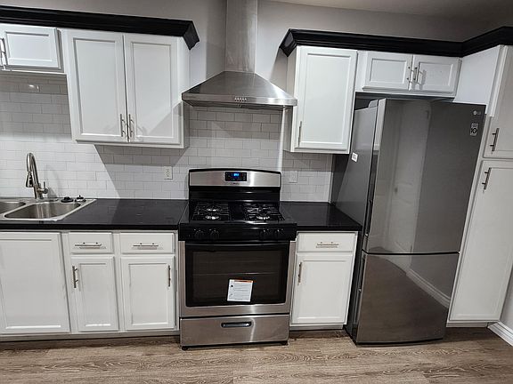 3rd image of 1416 W 64th St