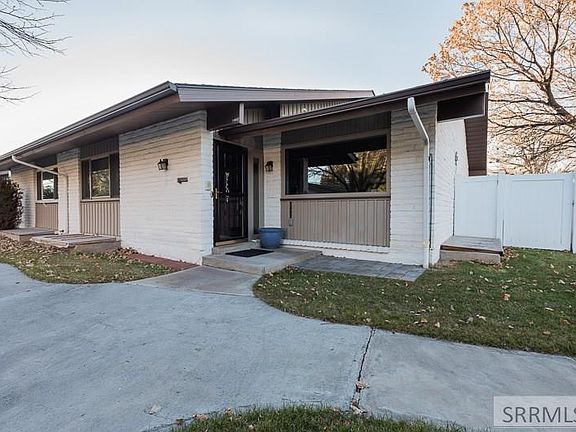 2nd image of 1402 Three Fountains Dr