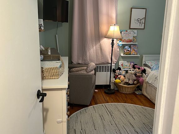 4th image of 553 Grand Ave APT 2
