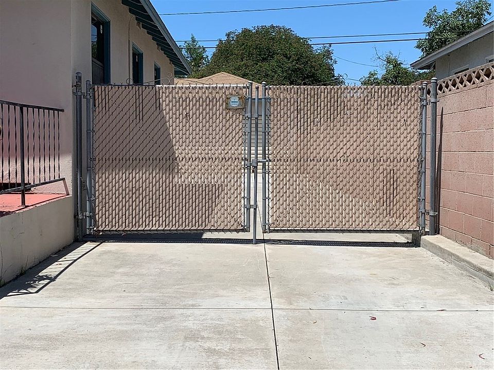 2nd image of 6219 Del Amo Blvd