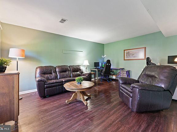 4th image of 6434 Lancaster Dr