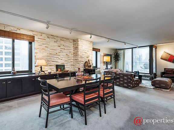 Living Room / Dining Room