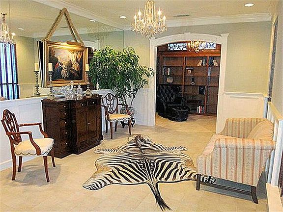 4th image of 2902 Scarborough Ln W