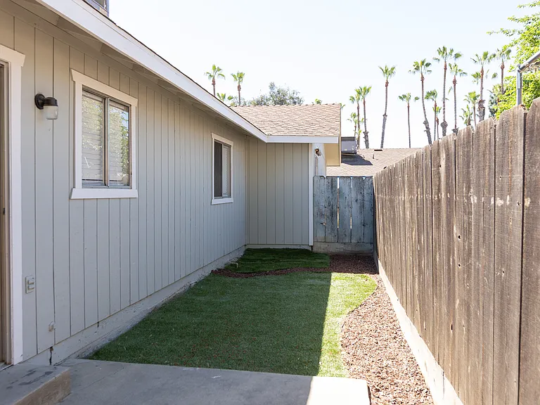 434 W Stuart Ave #2 — Photo 12